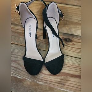 Fashion Nova Strappy Heel Color:Black Size:7